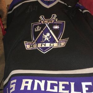 La Kong’s authentic jersey. Has 3 ssignitirres